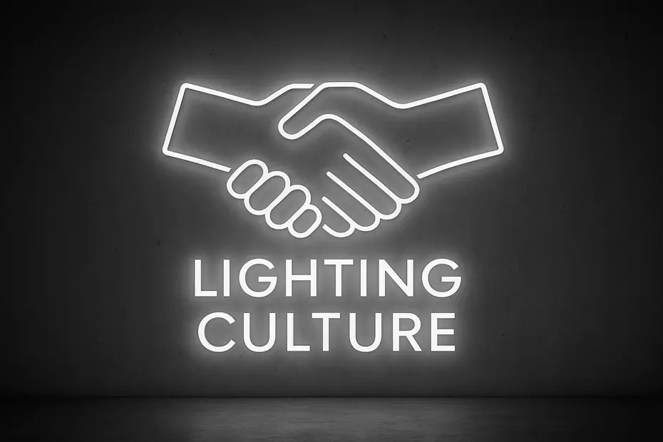 Zwei sich begrüßende Hände mit dem Schriftzug „Lighting Culture“.