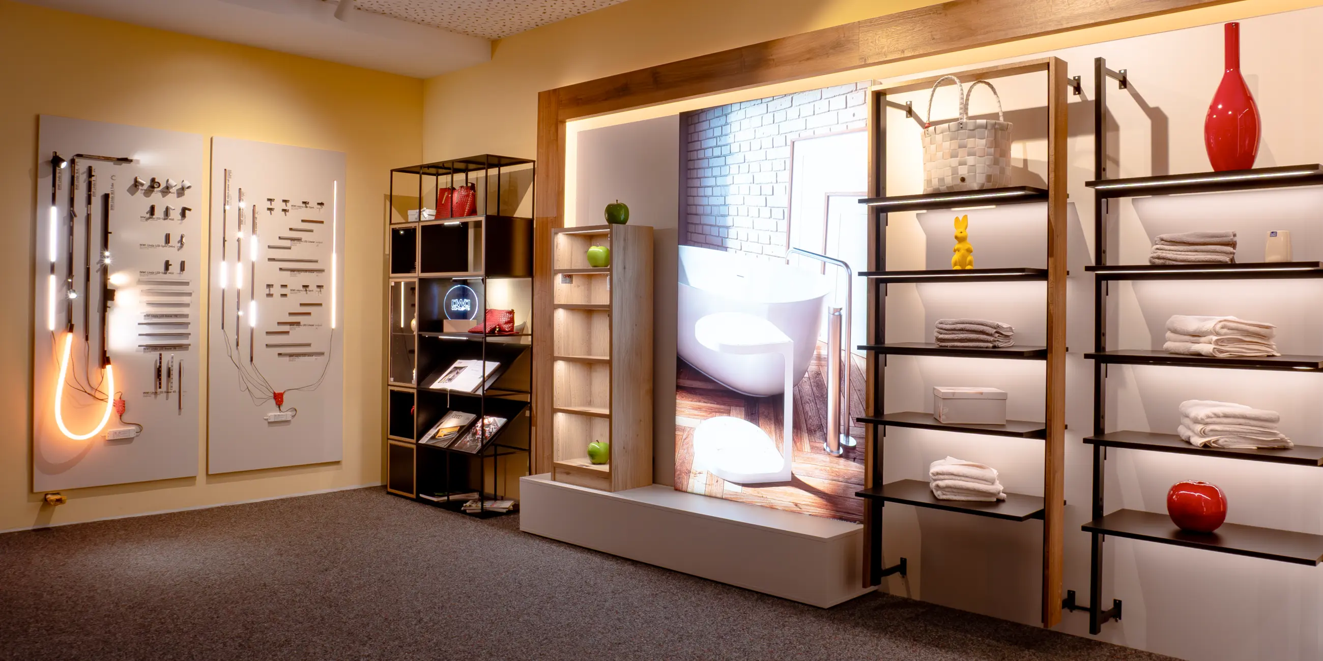 Teilansicht des DWD Concepts Showroom in Dortmund mit modernen LED-Lichtsystemen für den Point of Sale